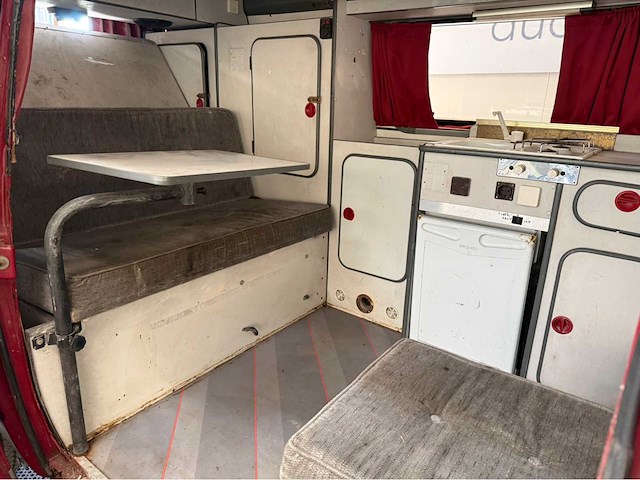 Volkswagen - 251 - camper - 1988 - afbeelding 11 van  35