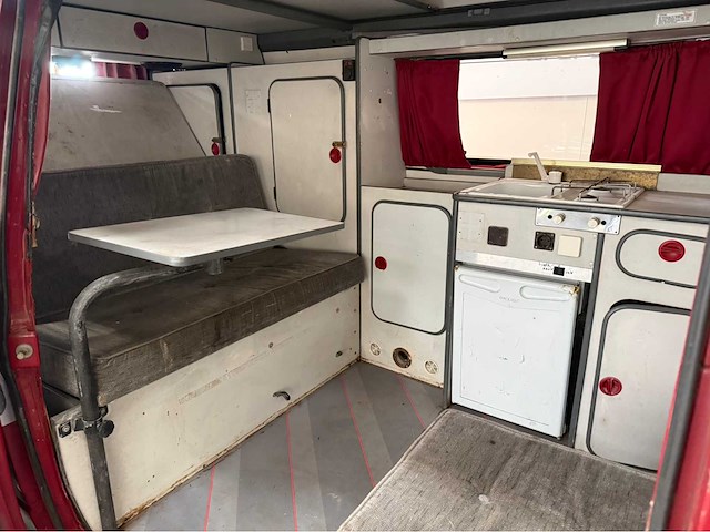 Volkswagen - 251 - camper - 1988 - afbeelding 13 van  35
