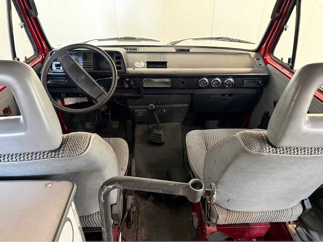Volkswagen - 251 - camper - 1988 - afbeelding 15 van  35