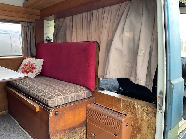 Volkswagen - 28 kampeerauto - camper - afbeelding 9 van  24