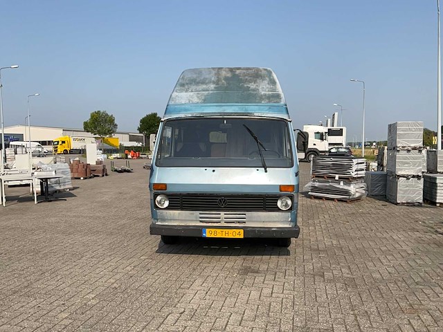 Volkswagen - 28 kampeerauto - camper - afbeelding 21 van  31