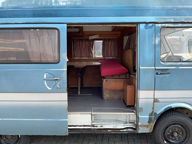 Volkswagen - 28 kampeerauto - camper - afbeelding 13 van  31