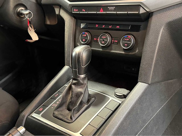 Volkswagen - amarok - 3.0 tdi 4m plus high - 4x4 - bedrijfswagen - 2018 - afbeelding 3 van  17