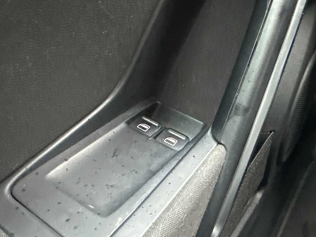 Volkswagen - beetle - 1.2 tsi design - car - 2013 - afbeelding 9 van  29