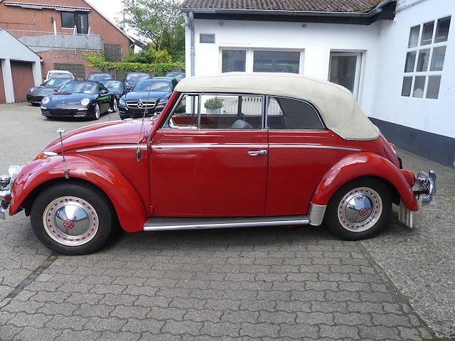 Volkswagen - beetle cabriolet - oldtimer - afbeelding 2 van  54