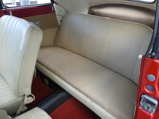 Volkswagen - beetle cabriolet - oldtimer - afbeelding 35 van  54