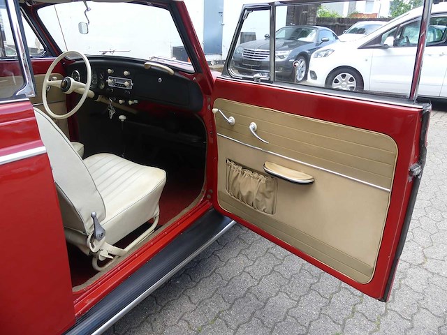 Volkswagen - beetle cabriolet - oldtimer - afbeelding 37 van  54