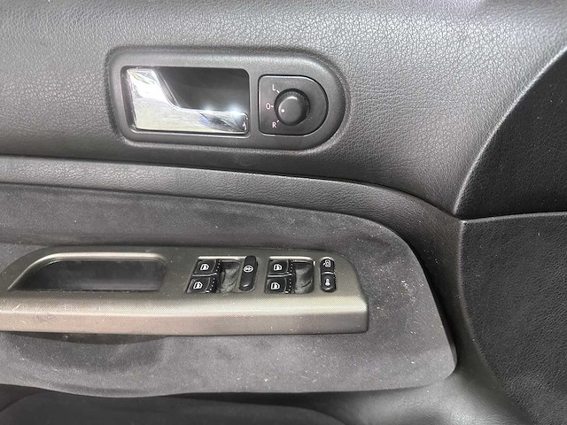 Volkswagen - bora - 1.9 tdi comfortline - 24-hh-ls- 2001 - afbeelding 2 van  13