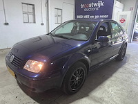 Volkswagen - bora - 1.9 tdi comfortline - 24-hh-ls- 2001 - afbeelding 1 van  13