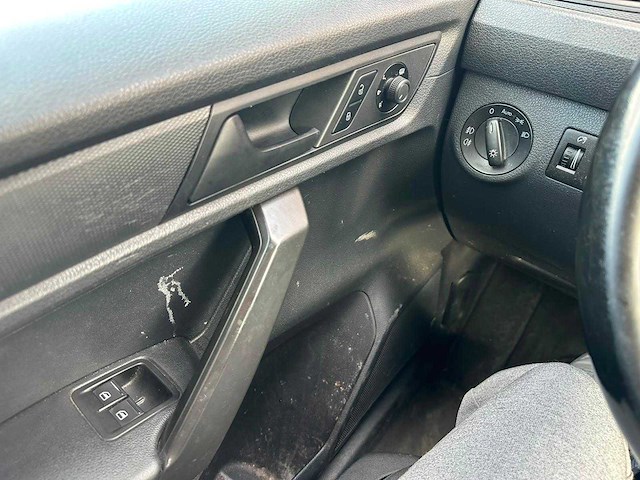Volkswagen - caddy - automaat - 2.0 tdi l2h1 bmt hi. - van - afbeelding 5 van  19
