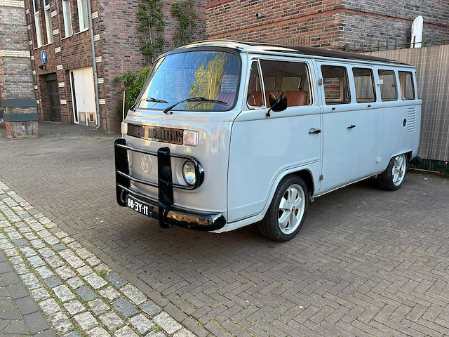 Volkswagen - camper - t2 - oldtimer - afbeelding 1 van  35