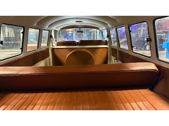 Volkswagen - camper - t2 - oldtimer - afbeelding 11 van  35