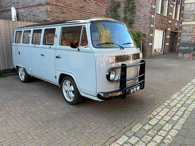 Volkswagen - camper - t2 - oldtimer - afbeelding 30 van  35