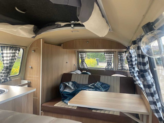 Volkswagen - camper - t2 - oldtimer - afbeelding 14 van  21