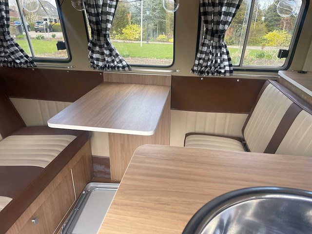 Volkswagen - camper - t2 - oldtimer - afbeelding 21 van  21