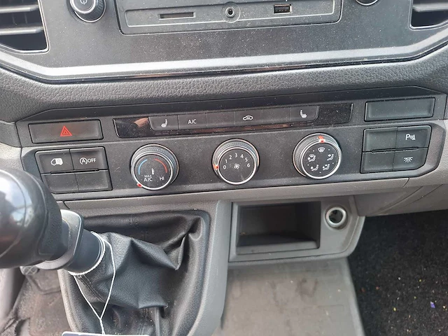 Volkswagen - crafter - 35 2.0 tdi l3h3 hi - bedrijfswagen - afbeelding 5 van  34