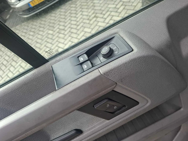 Volkswagen - crafter - 35 2.0 tdi l3h3 hi - bedrijfswagen - afbeelding 6 van  34