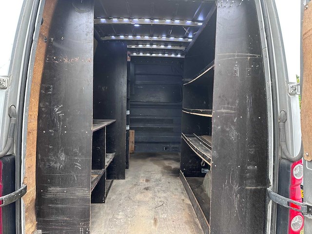 Volkswagen - crafter - 35 2.5 tdi l2h2 - van - afbeelding 6 van  17