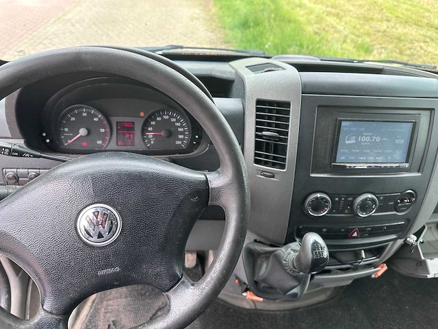 Volkswagen - crafter - 35 2.5 tdi l2h2 - van - afbeelding 16 van  17