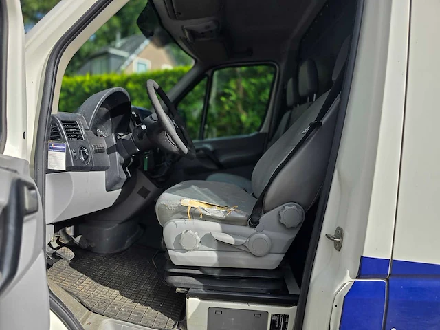 Volkswagen - crafter - 35 2.5 tdi l3h4- 81-vxb-3 - bedrijfswagen - afbeelding 2 van  22