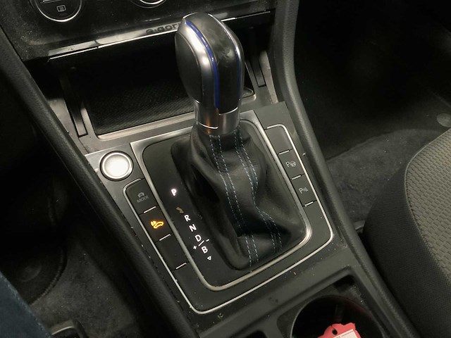 Volkswagen - e-golf - 5-drs - 2018 - warmtepomp - afbeelding 7 van  20