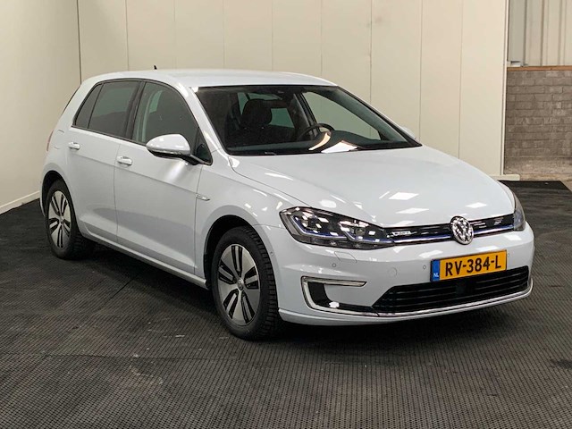 Volkswagen - e-golf - 5-drs - 2018 - warmtepomp - afbeelding 12 van  20