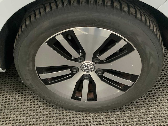 Volkswagen - e-golf - 5-drs - 2018 - warmtepomp - afbeelding 9 van  20