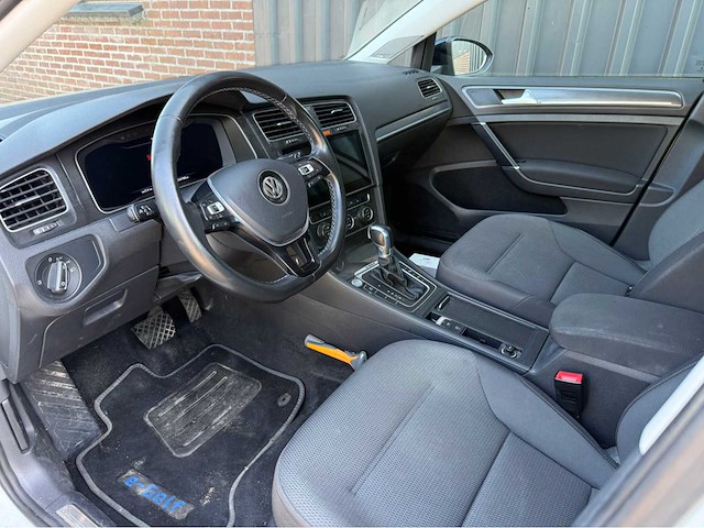 Volkswagen - e-golf - personenauto - 2017 - afbeelding 6 van  29