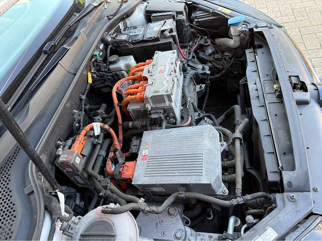 Volkswagen - e-golf - personenauto - 2017 - afbeelding 17 van  29