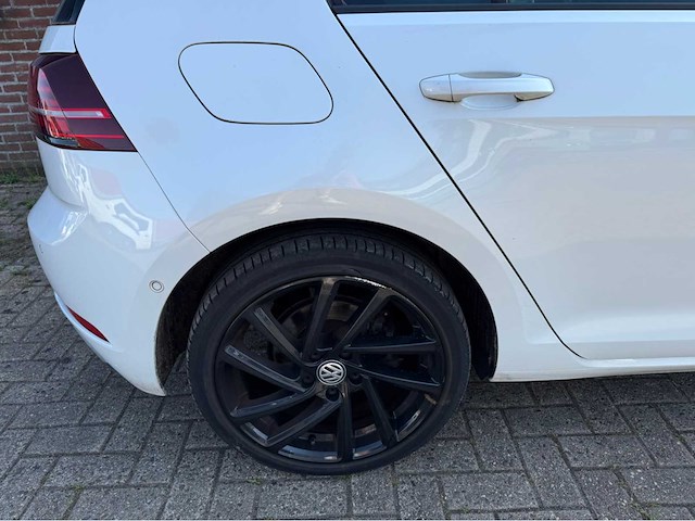 Volkswagen - e-golf - personenauto - 2017 - afbeelding 19 van  29