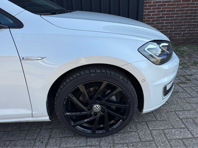 Volkswagen - e-golf - personenauto - 2017 - afbeelding 21 van  29