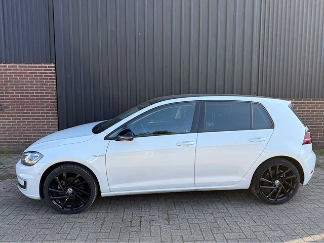 Volkswagen - e-golf - personenauto - 2017 - afbeelding 23 van  29