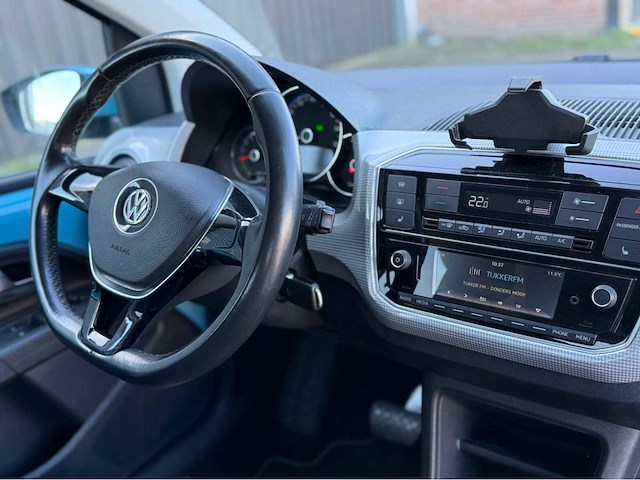 Volkswagen - e-up! - personenauto - 2016 - afbeelding 2 van  12