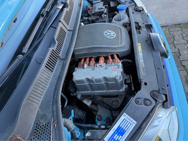 Volkswagen - e-up! - personenauto - 2016 - afbeelding 15 van  28