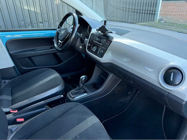 Volkswagen - e-up! - personenauto - 2016 - afbeelding 10 van  27