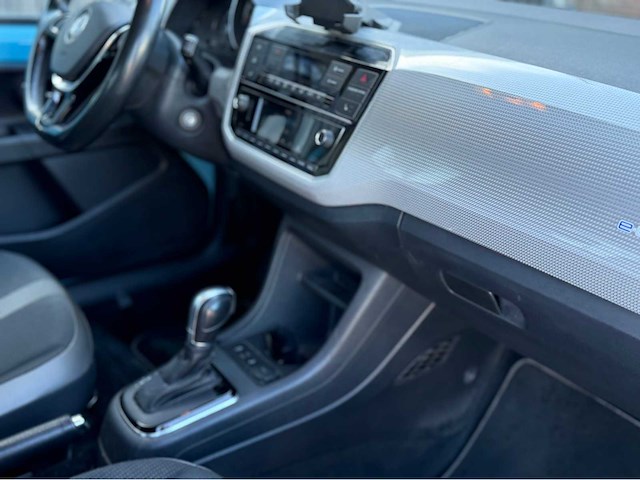 Volkswagen - e-up! - personenauto - 2016 - afbeelding 12 van  27