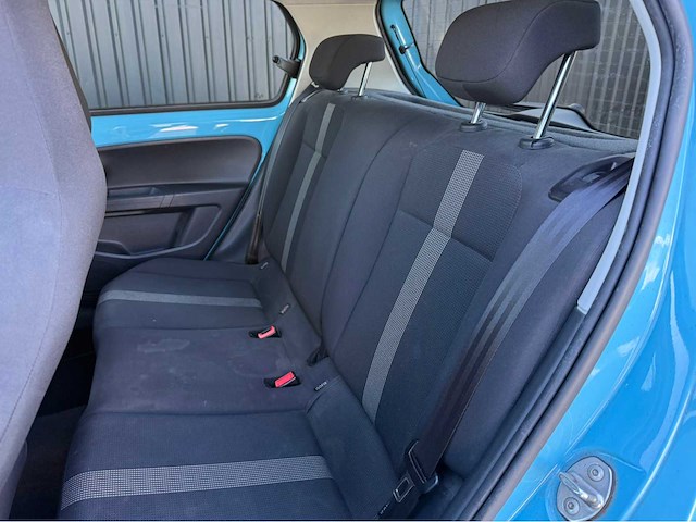 Volkswagen - e-up! - personenauto - 2016 - afbeelding 15 van  27