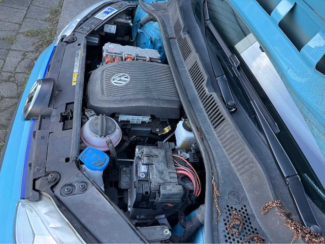 Volkswagen - e-up! - personenauto - 2016 - afbeelding 23 van  27