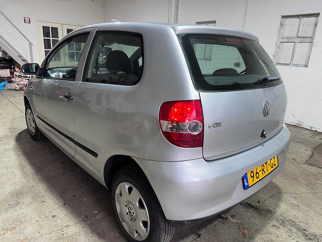 Volkswagen - fox - 1.2 trendline - 96-rt-gz- 2005 - afbeelding 5 van  7