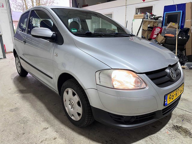 Volkswagen - fox - 1.2 trendline - 96-rt-gz- 2005 - afbeelding 12 van  16