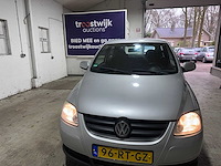 Volkswagen - fox - 1.2 trendline - 96-rt-gz- 2005 - afbeelding 5 van  6