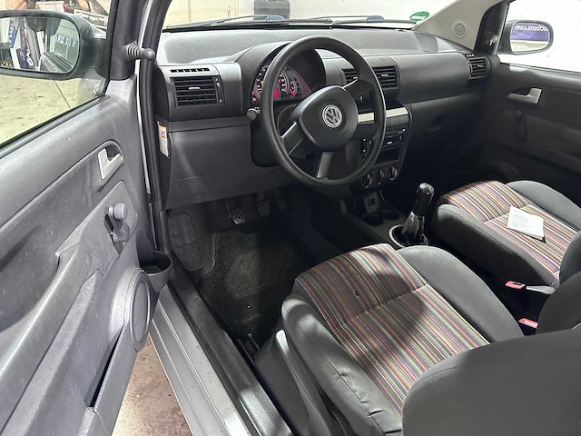 Volkswagen - fox - 1.2 trendline - 96-rt-gz- 2005 - afbeelding 9 van  11