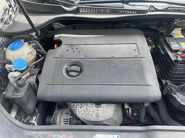 Volkswagen - golf - 1.4 trendline - 99-np-df - afbeelding 8 van  17