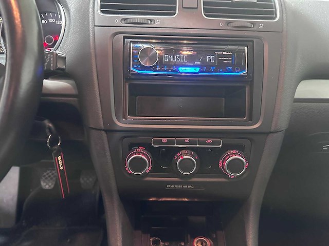 Volkswagen - golf - 1.4 trendline - car - 2010 - afbeelding 4 van  20
