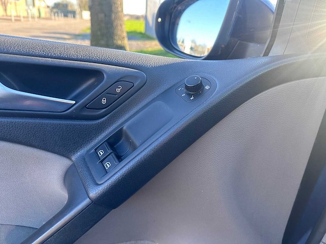 Volkswagen - golf - 1.4 tsi comfortline dsg- 21-kfx-8 - afbeelding 2 van  17