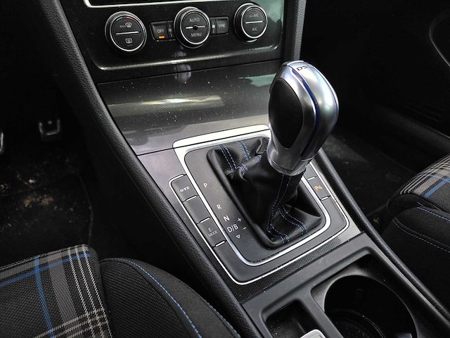 Volkswagen - golf - 1.4 tsi gte - 2015 - hb-122-d - afbeelding 3 van  17