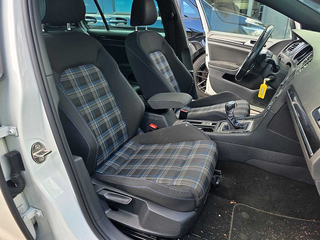 Volkswagen - golf - 1.4 tsi gte - 2015 - hb-122-d - afbeelding 4 van  17