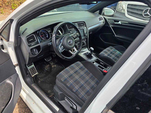 Volkswagen - golf - 1.4 tsi gte - 2015 - hb-122-d - afbeelding 13 van  17