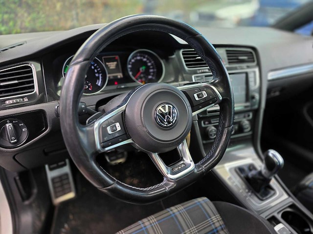 Volkswagen - golf - 1.4 tsi gte - 2015 - hb-122-d - afbeelding 15 van  17