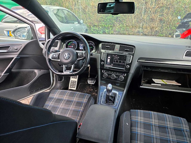 Volkswagen - golf - 1.4 tsi gte - 2015 - hb-122-d - afbeelding 16 van  17